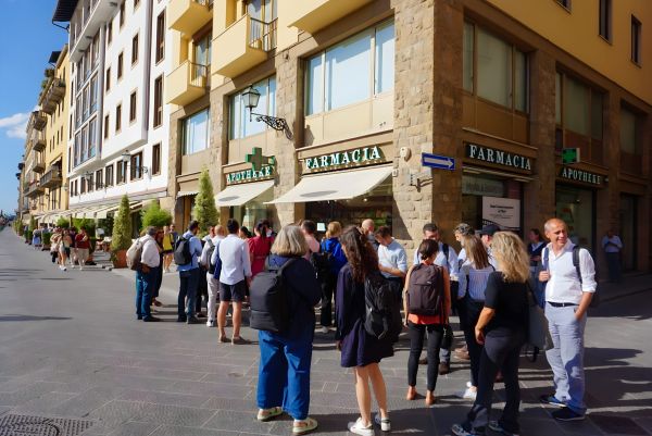 The UNCHAIN Consortium on the streets of Florence, Italy.